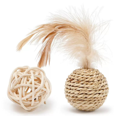 Pelotas de Ratán con Cascabel y Sisal con Plumas (9x4cm - 2un)